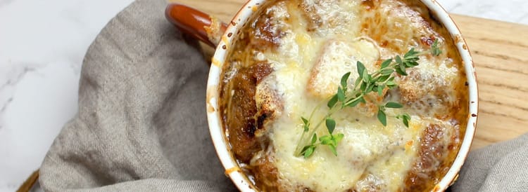 bowl of freshly cooked french onion soup